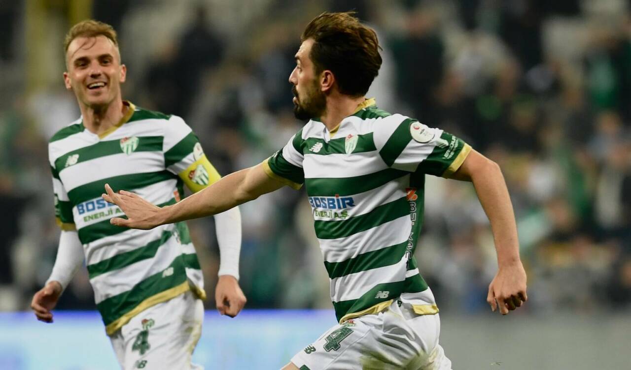 Bursaspor'la yollarını ayıran futbolcudan veda mesajı 3 ekran resmi 2026 07 10 190005