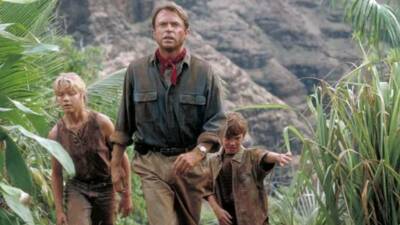 Dünyaca ünlü Jurassic Park filmlerinde canlandırdığı Dr. Alan Grant rolüyle