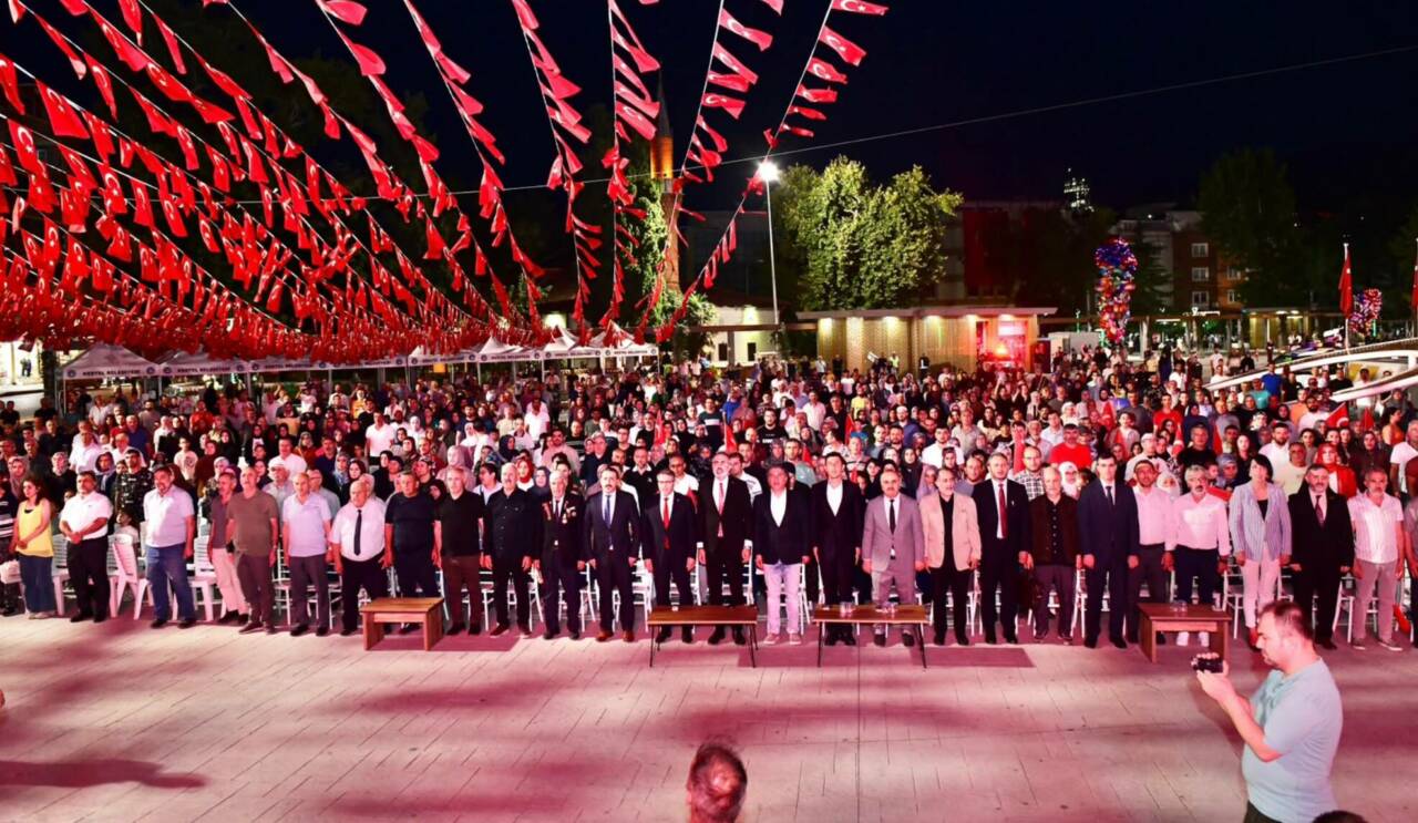 Bursa Kestel'de 15 Temmuz ruhu meydanlara sığmadı 1 ekran resmi 2026 07 16 144805