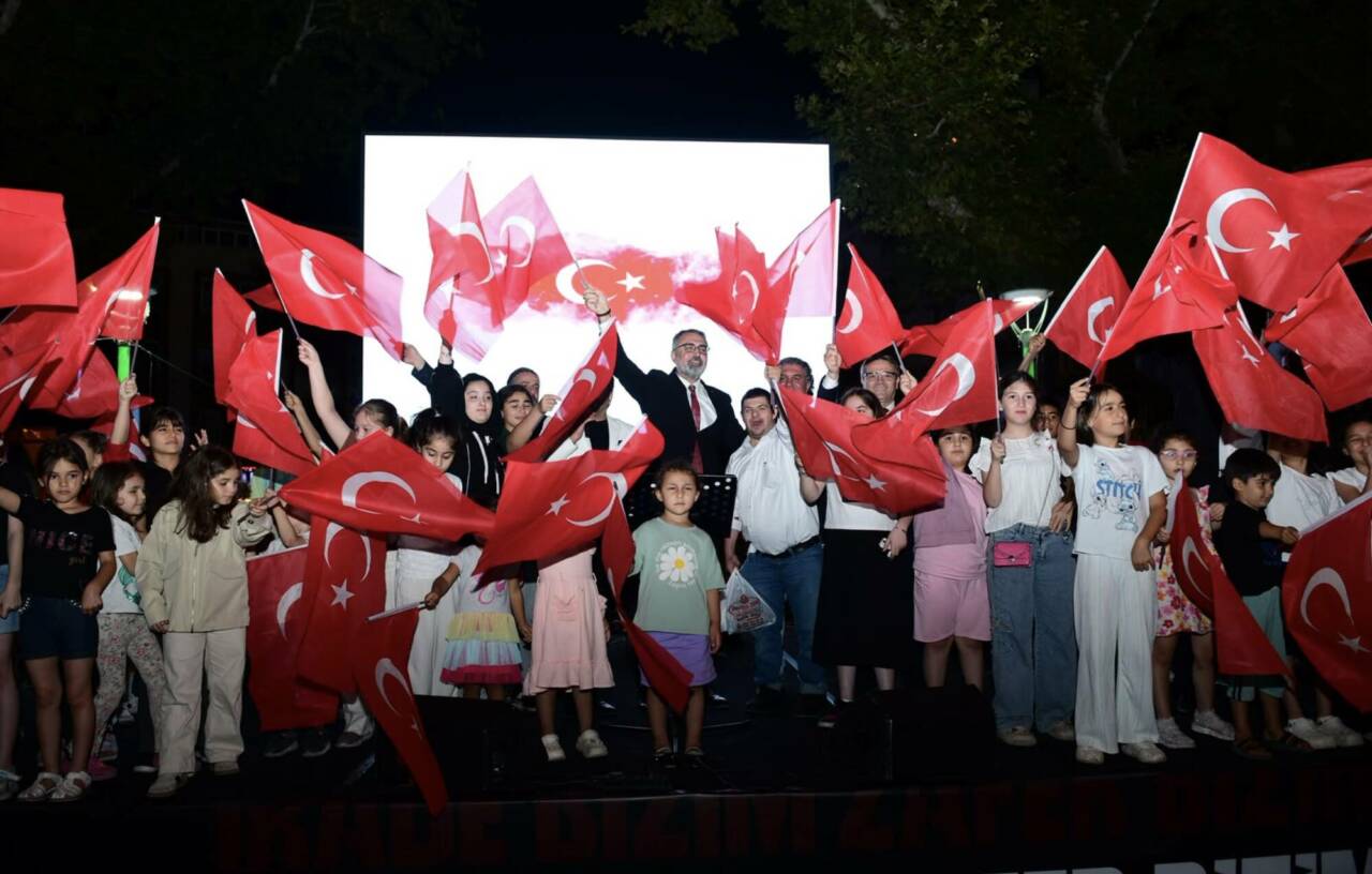Bursa Kestel'de 15 Temmuz ruhu meydanlara sığmadı 4 ekran resmi 2026 07 16 144855