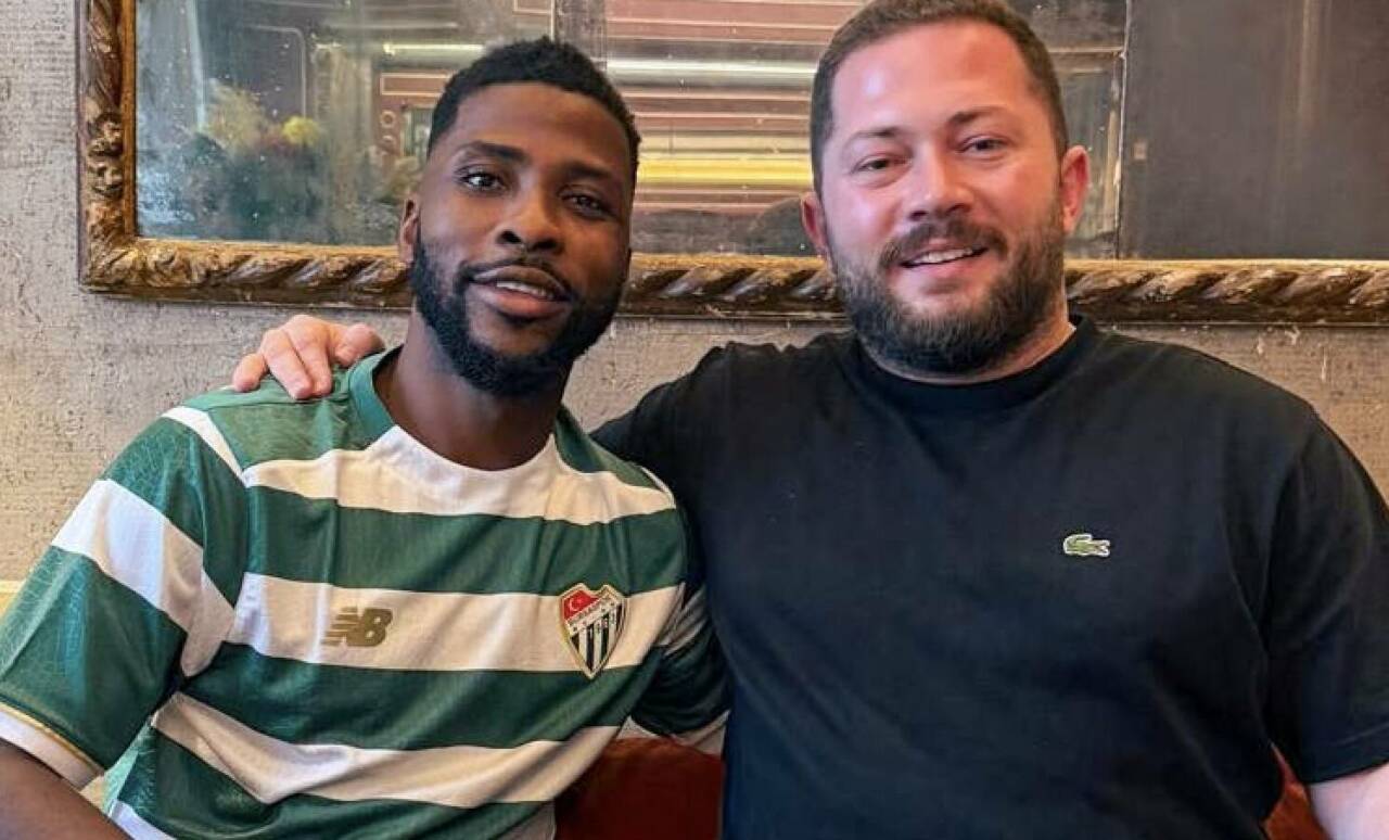 Bursaspor, Kelechi Iheanacho transferini duyurdu.