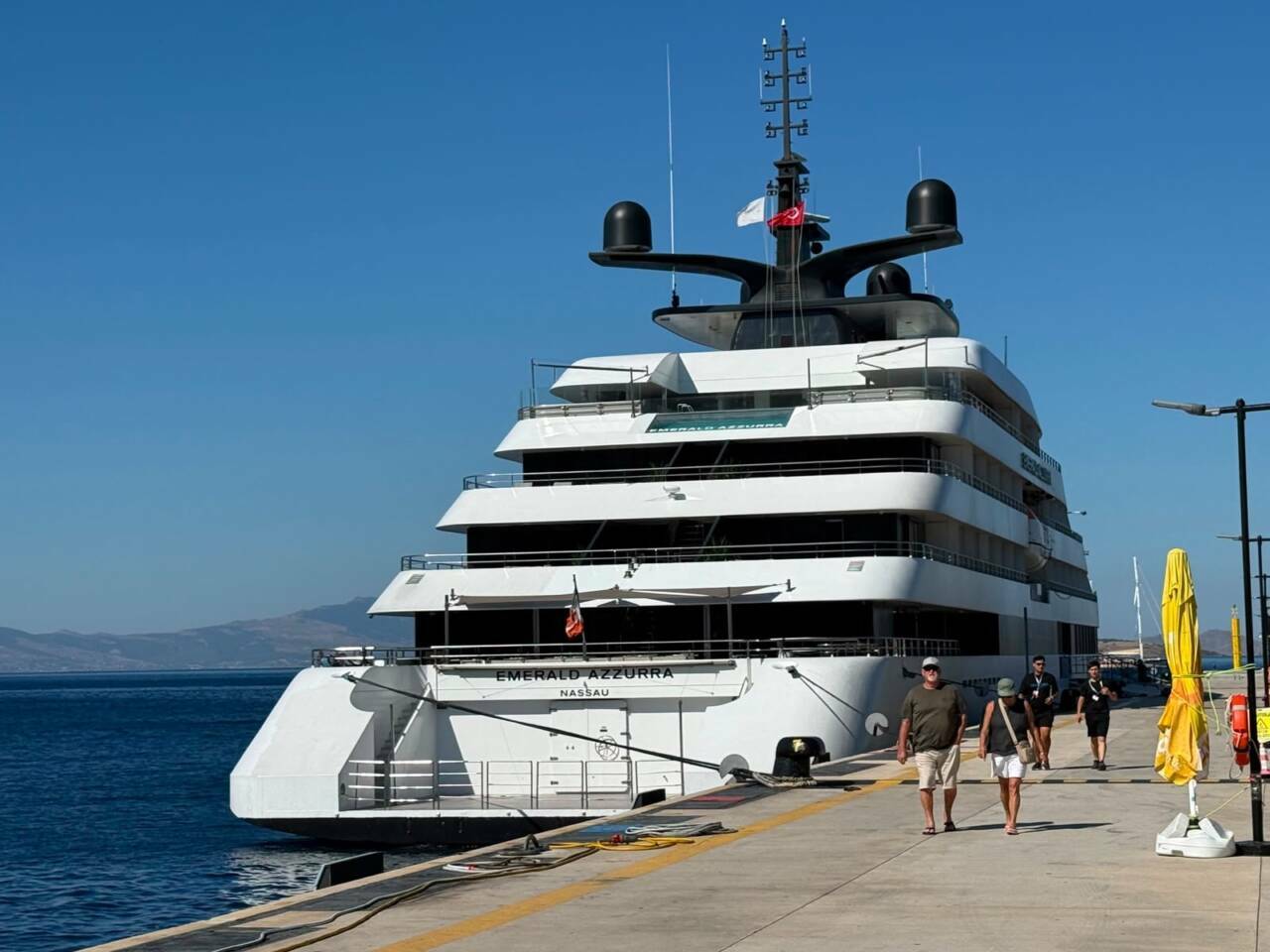 "Emerald Azzurra" kruvaziyeri Bodrum'a geldi 1 emerald azzurra kruvaziyeri bodruma geldi e274cd52cf03
