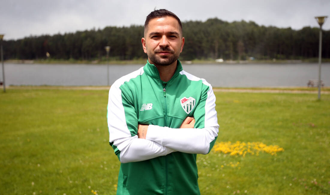 Bursaspor’da ağır sakatlık yaşamıştı! Taraftara söz verdi… Sakatlığı nedeniyle uzun süredir sahalardan uzak kalan yeşil beyazlıların tecrübeli