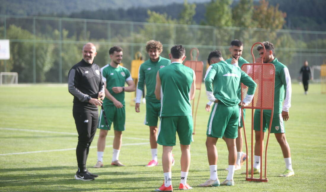 Bursaspor Bolu’da startı verdi! İşte ilk görüntüler… Yeni sezon hazırlıkları kapsamında ikinci etap çalışmalarını sürdürmek için Bolu’ya