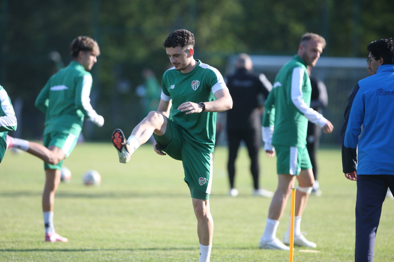 Bursaspor'un akşam antrenmanında ne oldu? 8 emre4336
