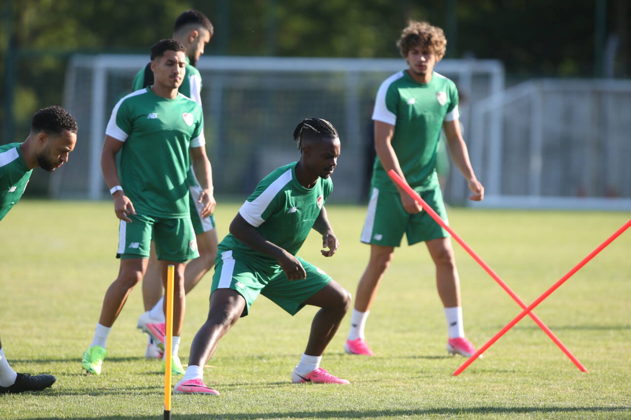 Bursaspor'un akşam antrenmanında ne oldu? 15 emre4352