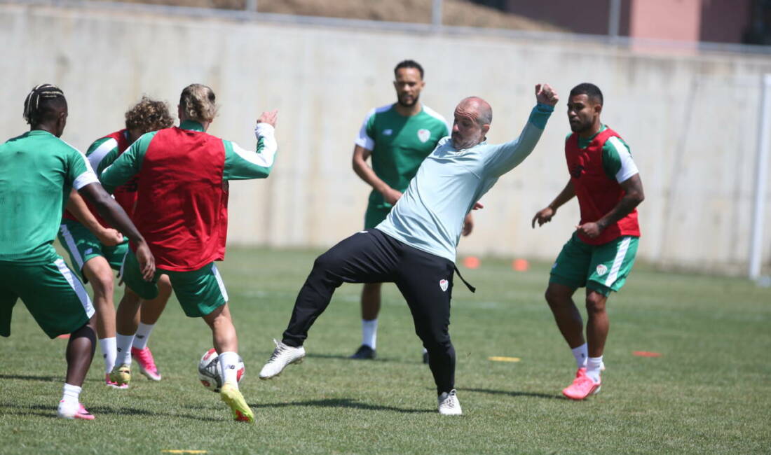 Bursaspor, Bolu kampındaki ilk antrenman maçında 1.Lig takımlarından Batman Petrolspor