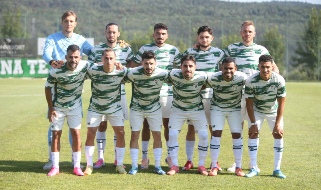 Bursaspor’un bu forması ilk kez görücüye çıktı Bursaspor, Batman Petrolspor ile oynadığı antrenman maçına hazırlık maçları için