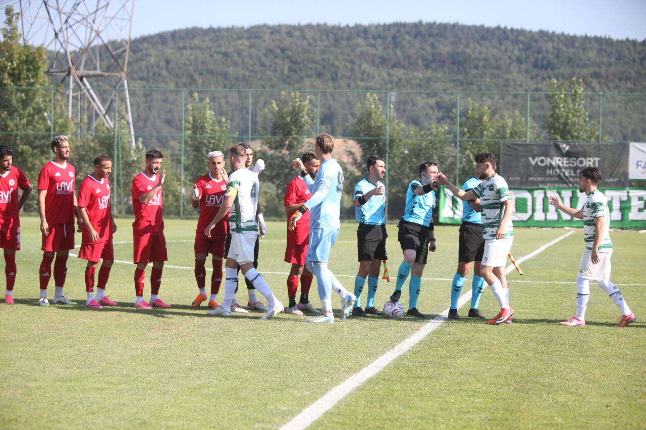 Bursaspor'dan ilk provada iyi sinyaller! Batman Petrolspor maçında iki gol var 2 emre5212