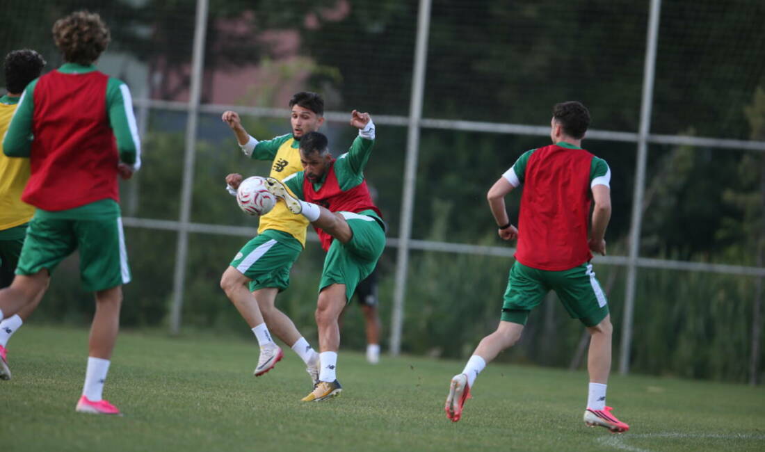 Bursaspor Bolu’da ful tempo Yeni sezon hazırlıklarına Bolu Abant’ta yaptığı kampla devam eden Bursaspor’da