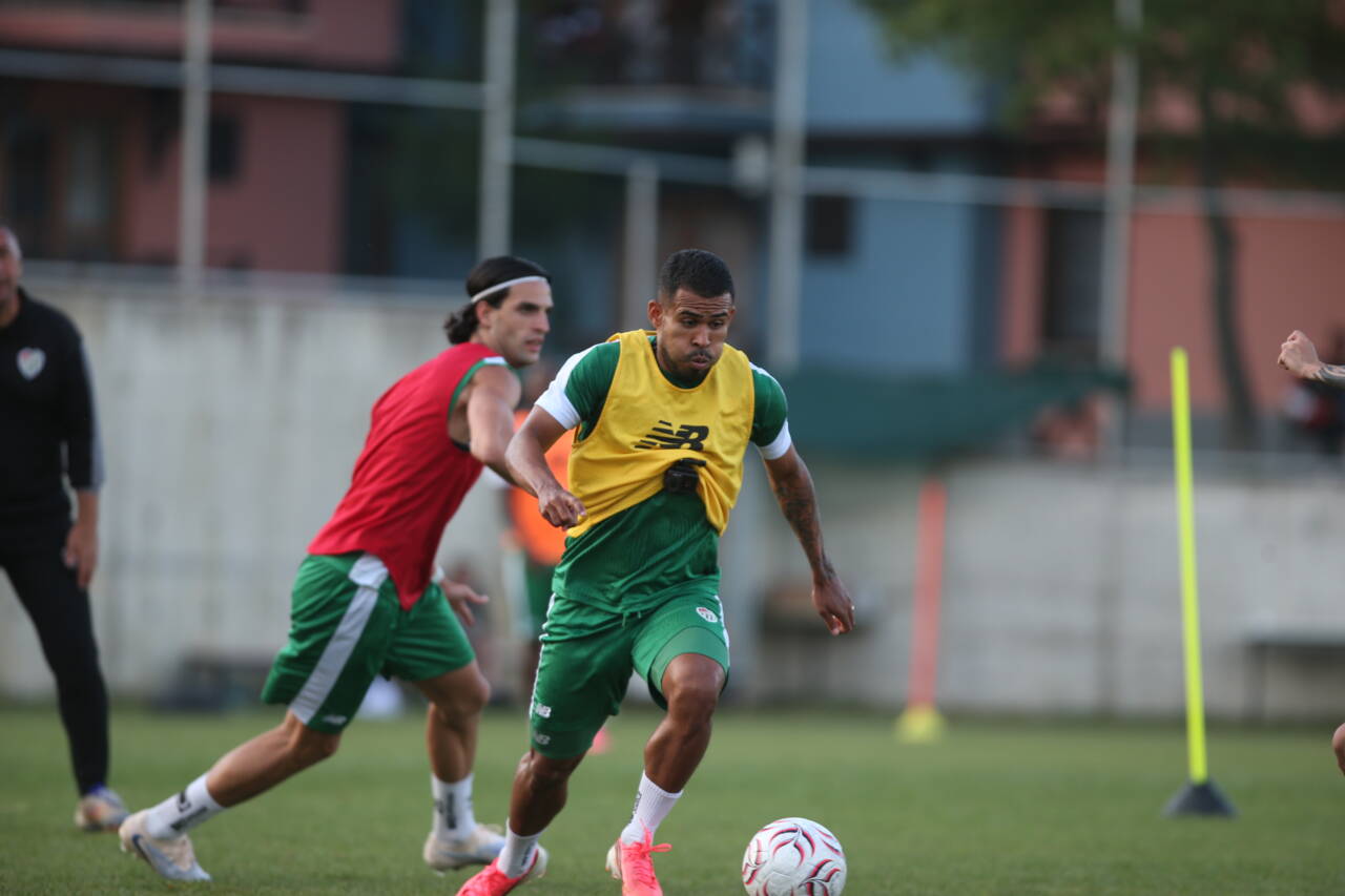 Bursaspor'un 5 yıl aradan sonraki ilk yabancı transferinden 'OLAY' sözler 4 emre6208
