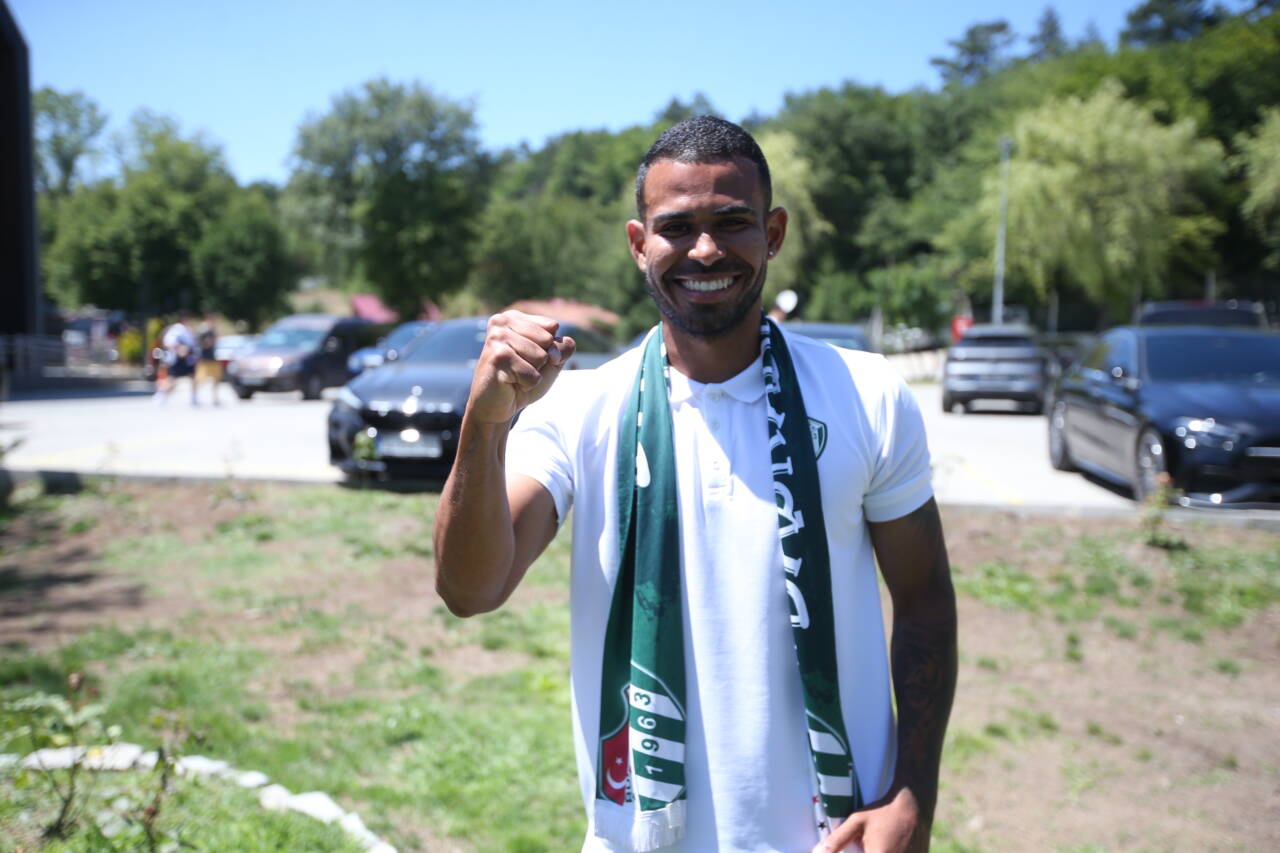 Bursaspor'un 5 yıl aradan sonraki ilk yabancı transferinden 'OLAY' sözler 7 emre6455