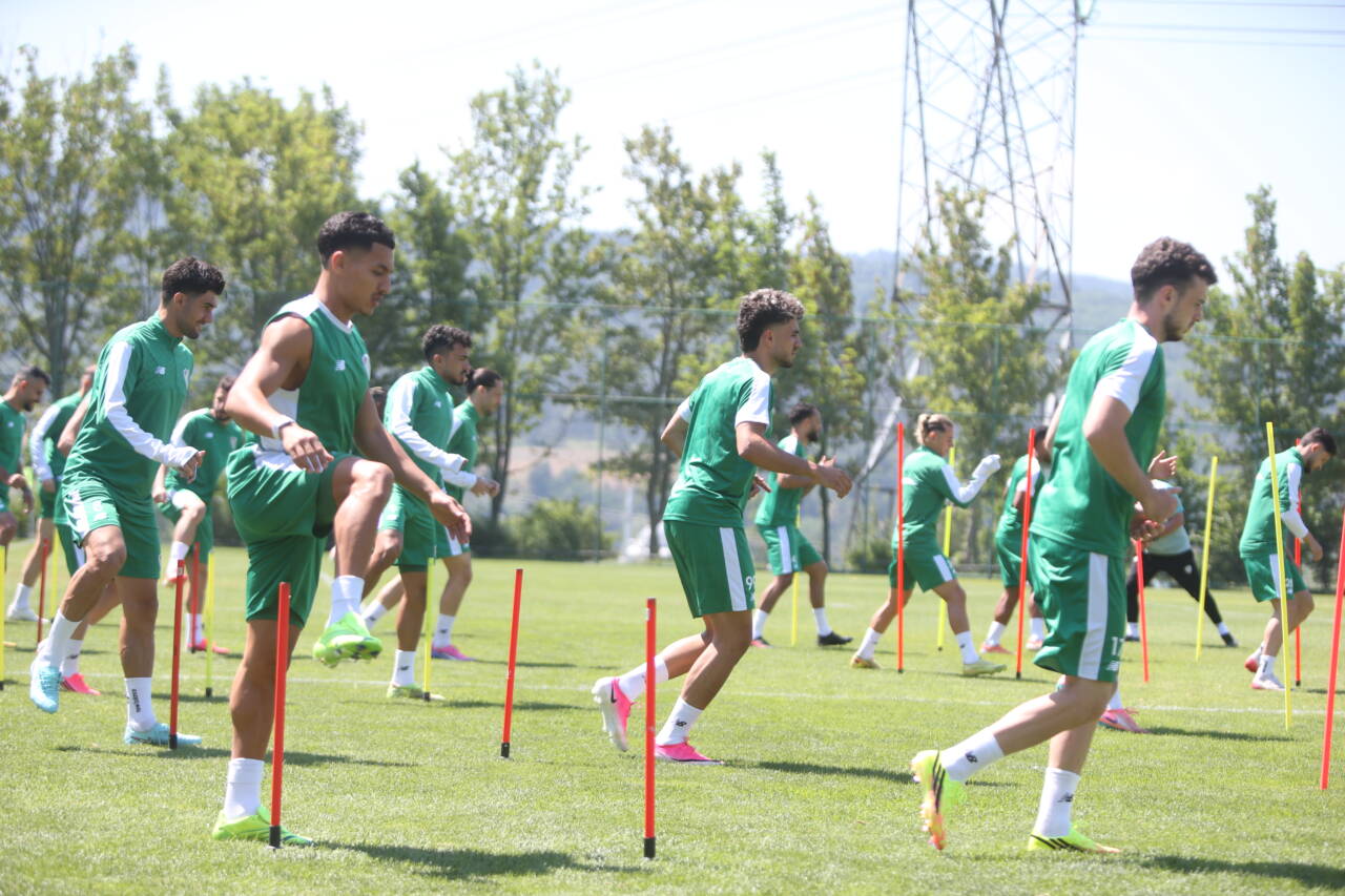 Bursaspor'dan Bolu kampında sevindiren haber 4 emre6926