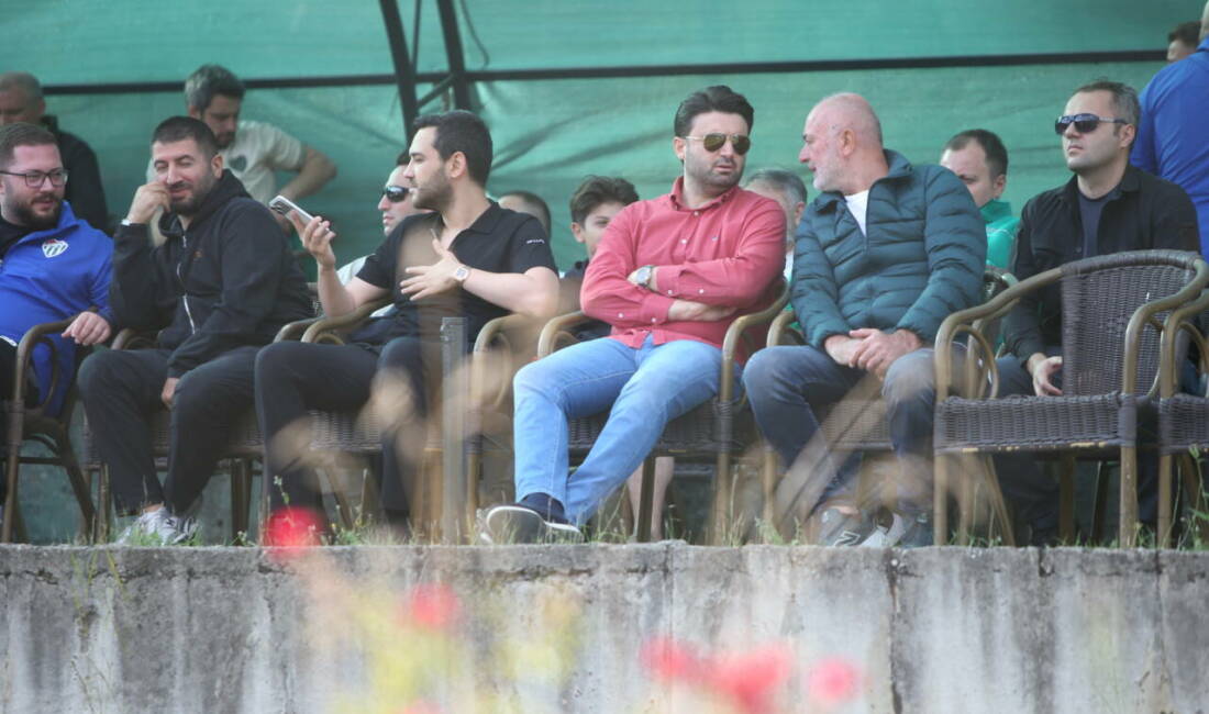 Bursaspor'un Başkanı Enes Çelik, 'Şu anda 3-4 forvet ile görüşüyoruz.