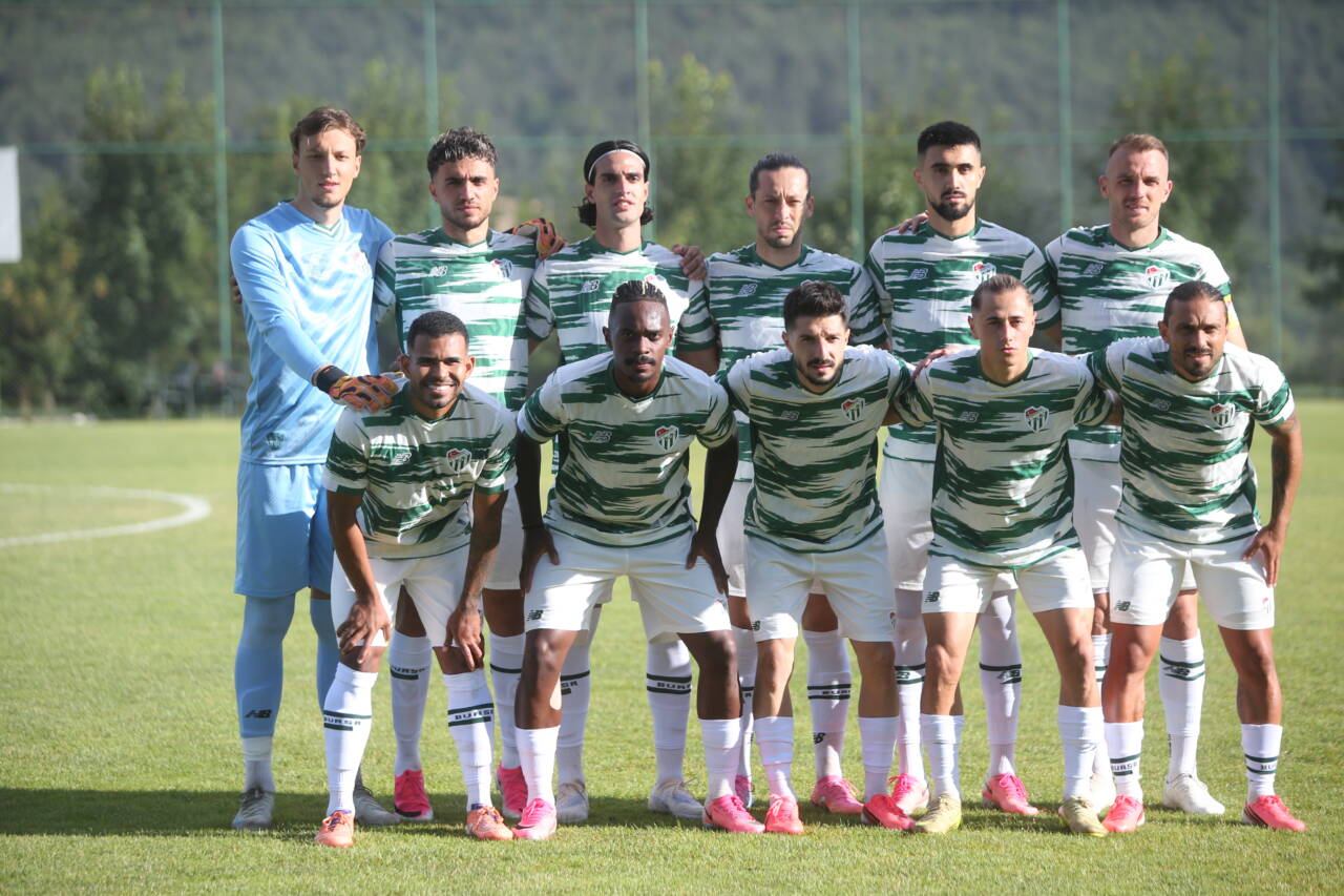 Bursaspor'un hazırlık maçında gol düellosu! Timsah geri döndü 2 emre7183