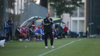 Bursaspor Teknik Direktörü Mustafa Er, 2-2 sona eren Pendikspor maçı