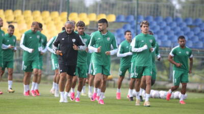 Bursaspor bir hafta sürecek üçüncü etap kamp çalışmalarına başladı... Topuk