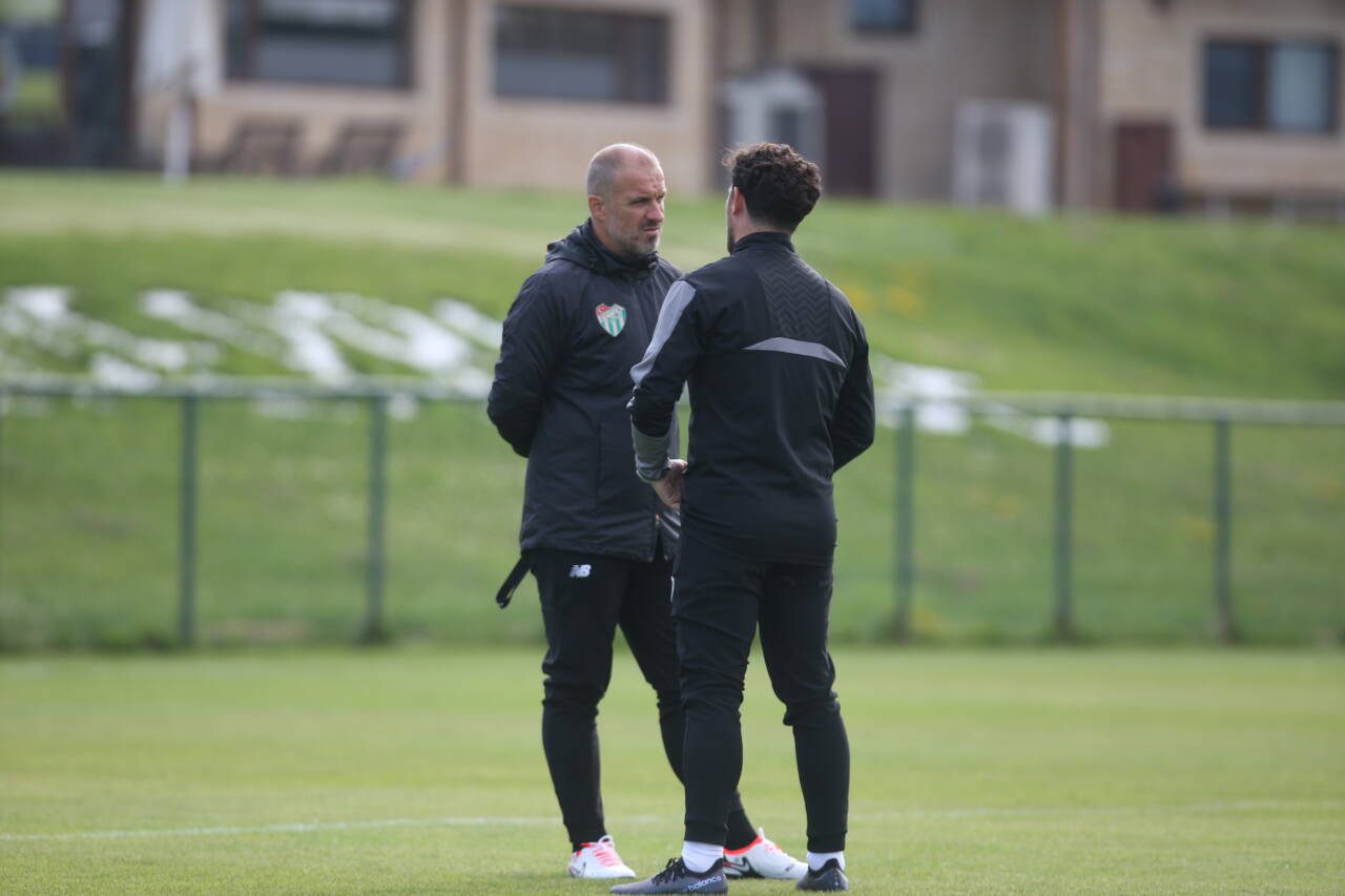 Bursaspor Topuk Yaylası'nda! İşte günün dikkat çeken notları 2 emre7870