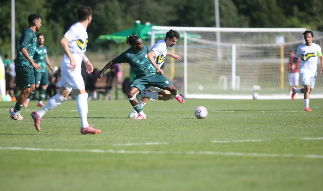 Bursaspor’dan umut veren prova! İşte maçtan tüm notlar… Bursaspor antrenman maçında Esenler Erokspor karşısında etkili performansıyla dikkat çekti.