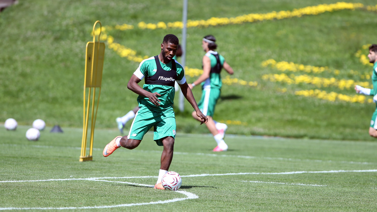 Bursaspor’un bedelsiz olarak kadrosuna kattığı Kelechi Iheanacho takımla birlikte ilk