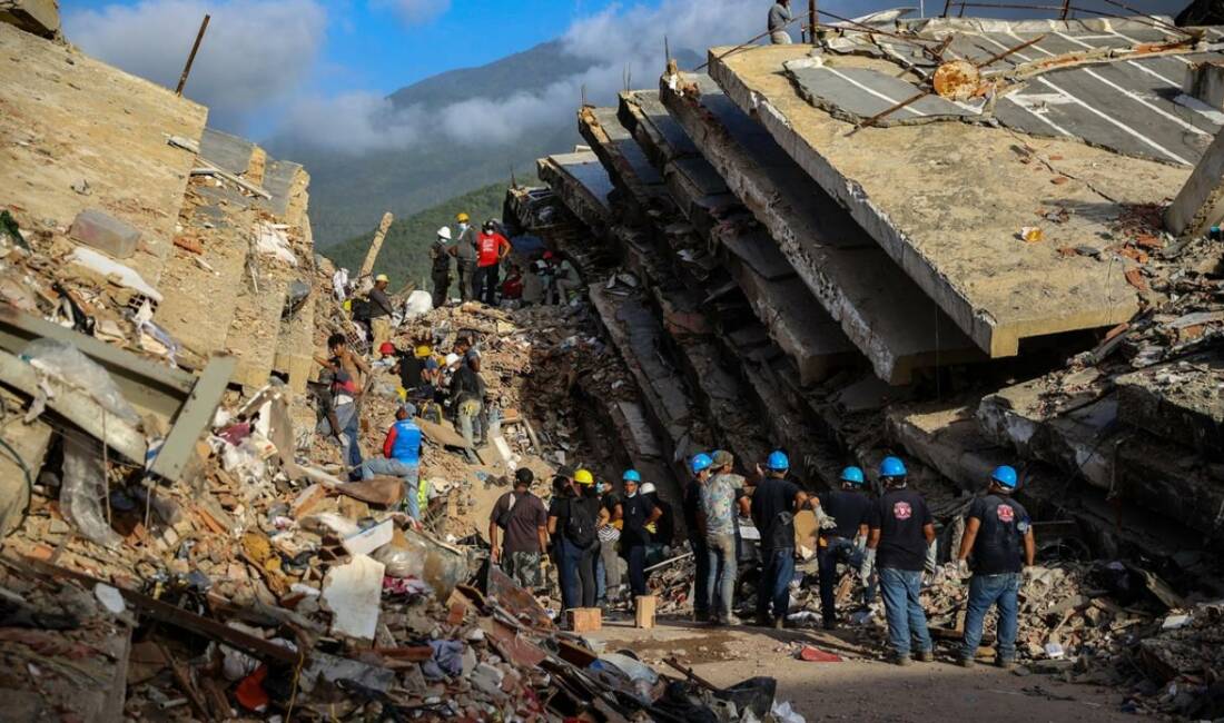 Enkazdan 32 saat sonra kurtarılan çocuk, bakın nasıl hayatta kalmış Venezuela'da 24 Haziran'da meydana gelen iki büyük depremde enkaz altında