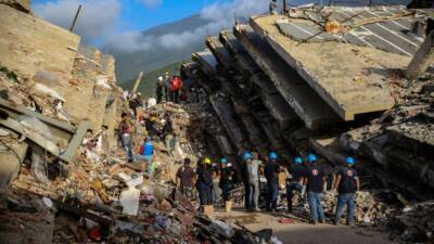 Venezuela'da 24 Haziran'da meydana gelen iki büyük depremde enkaz altında
