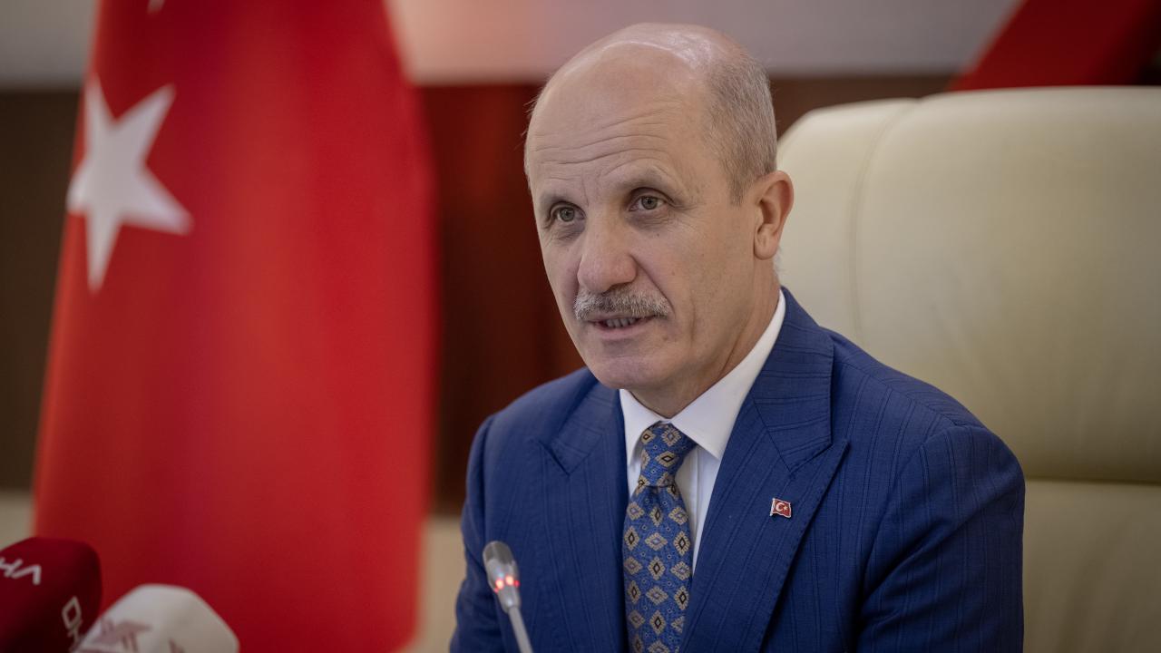 YÖK Başkanı Özvar'dan adaylara'geleceğin meslekleri' tavsiyesi 1 erol ozvar 2330209
