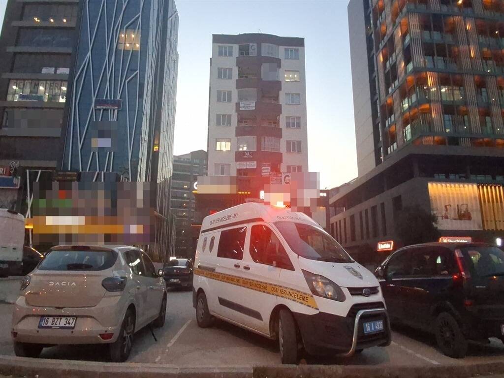 Bursa’da güzellik merkezindeki dehşetin davası başladı! 9 eski sevgilisini oldurup intihara kalkisan sanik yuzunde kanama oldugunu soyleyip savunma yapmadi fe7b8bd7b1d2