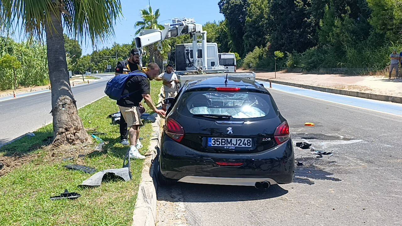 Evlilik teklifi yolunda feci kaza! Yaralandı ama çiçekle yüzük derdine düştü 3 evlilik teklifi yolunda feci kaza yaralandi ama cicekle yuzuk derdine dustu 3ce16d0404b0