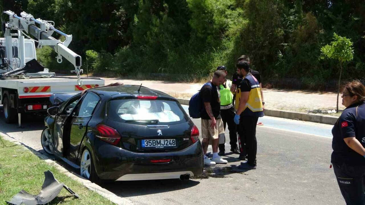 Evlilik teklifi yolunda feci kaza! Yaralandı ama çiçekle yüzük derdine düştü 2 evlilik teklifi yolunda feci kaza yaralandi ama cicekle yuzuk derdine dustu dd1a4b2d15cd