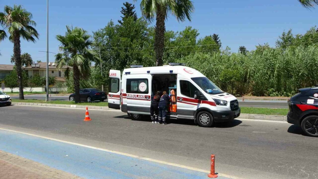 Evlilik teklifi yolunda feci kaza! Yaralandı ama çiçekle yüzük derdine düştü 1 evlilik teklifi yolunda feci kaza yaralandi ama cicekle yuzuk derdine dustu e682c883c627