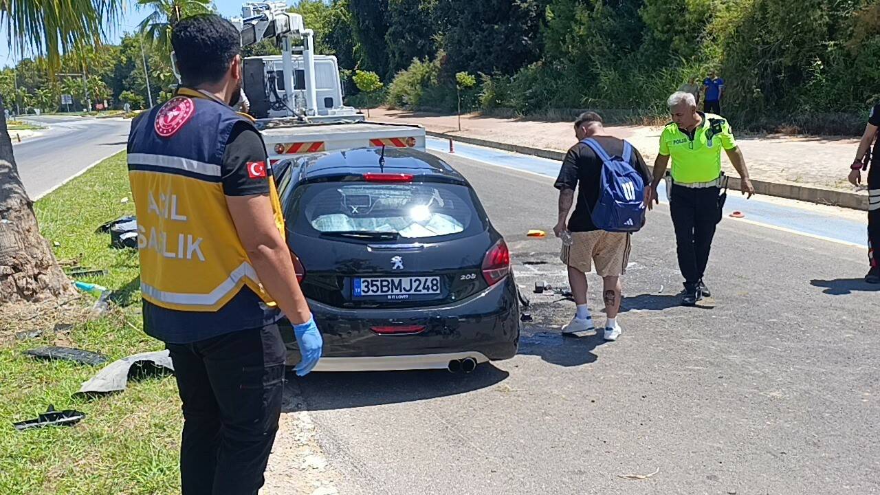 Evlilik teklifi yolunda feci kaza! Yaralandı ama çiçekle yüzük derdine düştü 4 evlilik teklifi yolunda feci kaza yaralandi ama cicekle yuzuk derdine dustu eb755f67cbf4