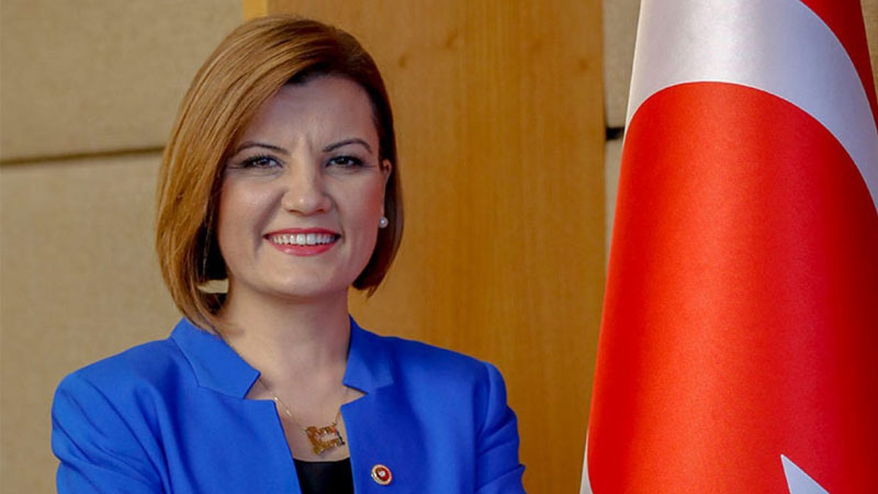 İzmit Belediye Başkanı Fatma Kaplan Hürriyet’e tutuklama talebi Kocaeli'de CHP'li İzmit Belediyesi'ne yönelik düzenlenen yolsuzluk operasyonunda gözaltına alınan