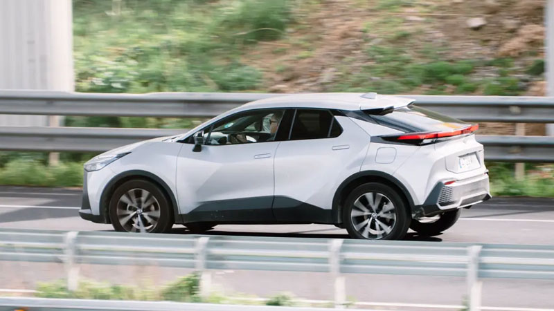 Toyota’dan örnek hamle, zararları karşılayacak Toyota, elektrikli araç geliştirme çalışmalarını durdurmasının ardından tedarikçi kayıplarının bir