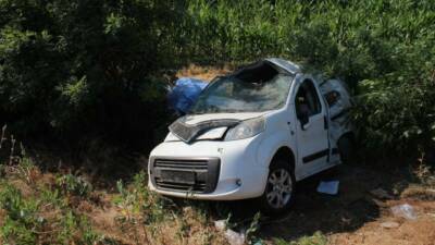 Aksaray'da hafif ticari aracın şarampole devrilmesi sonucu aynı aileden 3