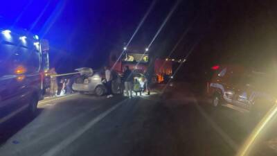 Malatya'nın Arguvan ilçesinde tır ile otomobilin kafa kafaya çarpışması sonucu