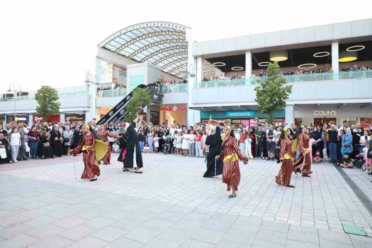 Festival coşkusu İnegöl’ün dört bir yanını sardı 2 festival coskusu inegolun dort bir yanini sardi dbaaa82dbfc6