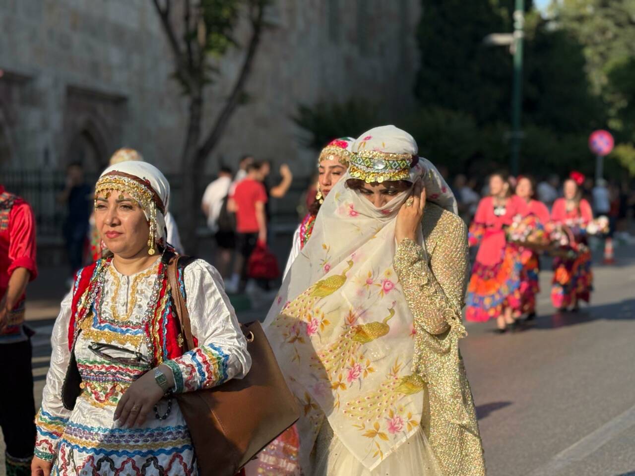 Bursa'da dünya kültürleri buluştu: Heykel'de karnaval gibi geçit 21 ff2e9223 66ed 480a 9ca4 79ae6fe6981c