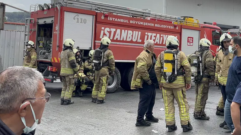 Fabrikada kimyasal alarm! Ekipler harekete geçti İstanbul Eyüpsultan'da büyük kapalı bir alana sahip fabrikada kimyasal maddeler