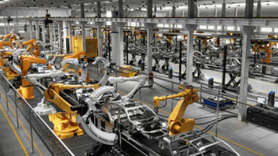 Hyundai işçileri bonuslar ve robot iş güvenliği konusunda greve gitti.
