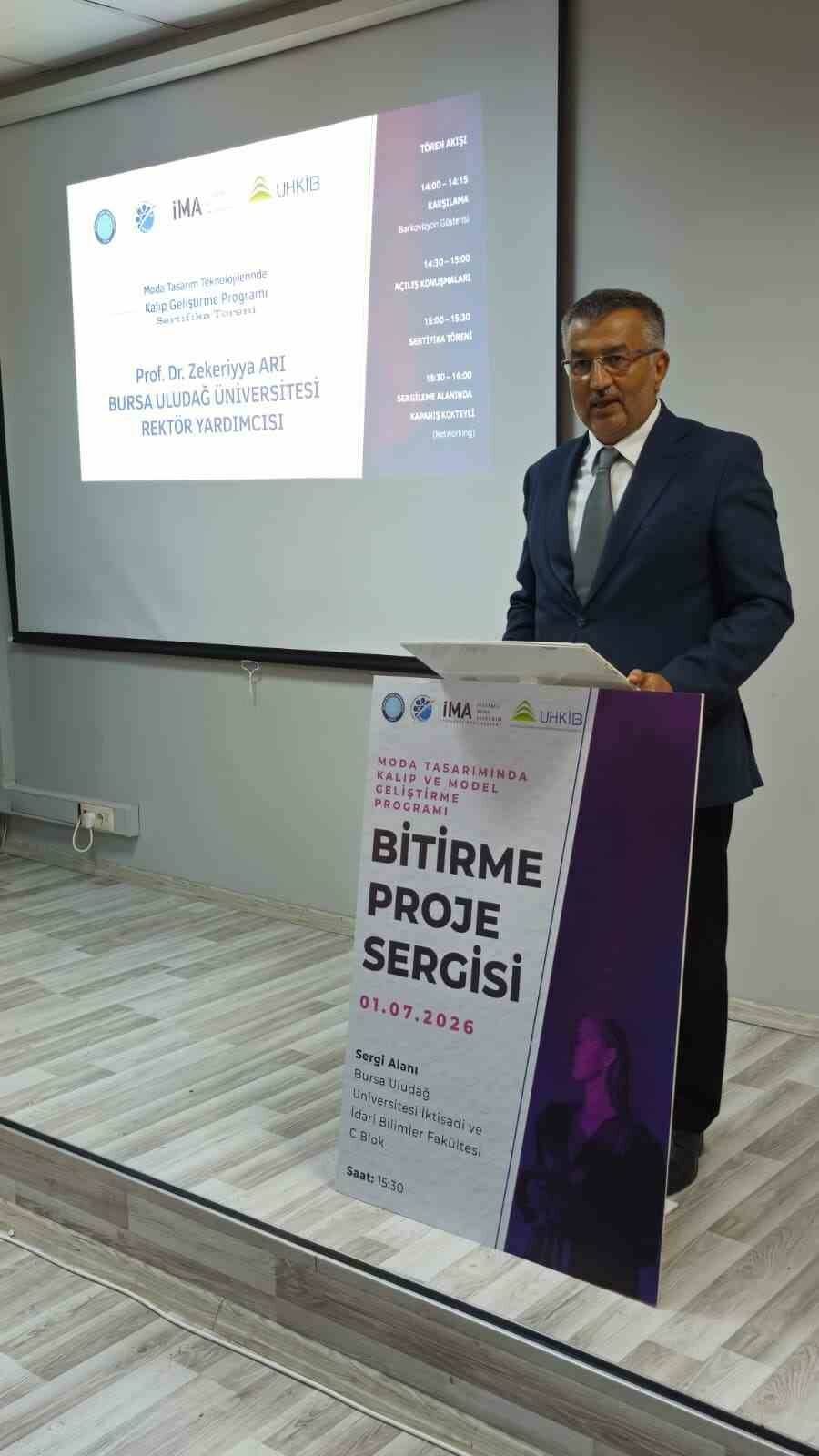 Geleceğin moda tasarımcıları Bursa’da sertifikalarını aldı 4 gelecegin moda tasarimcilari bursada sertifikalarini aldi 5342a5819e55