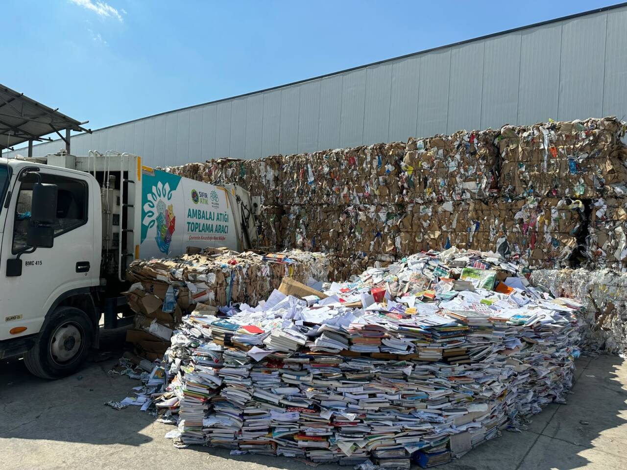 Bursa’da tonlarca eski kitap geleceğe umut oldu 5 geri donusum 3