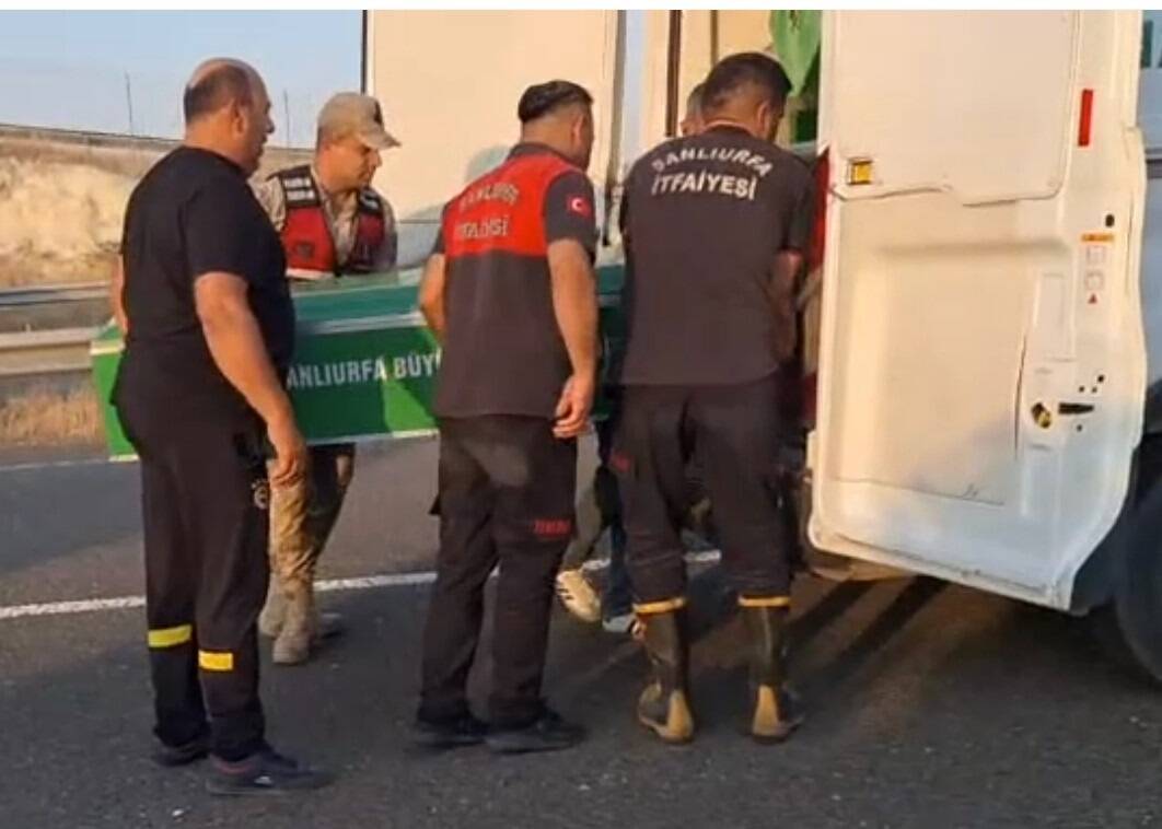 Gezi dönüşü feci kaza: Çok sayıda ölü ve yaralı var 2 gezi donusu feci kaza cok sayida olu ve yarali var 23c0e4dc38f0