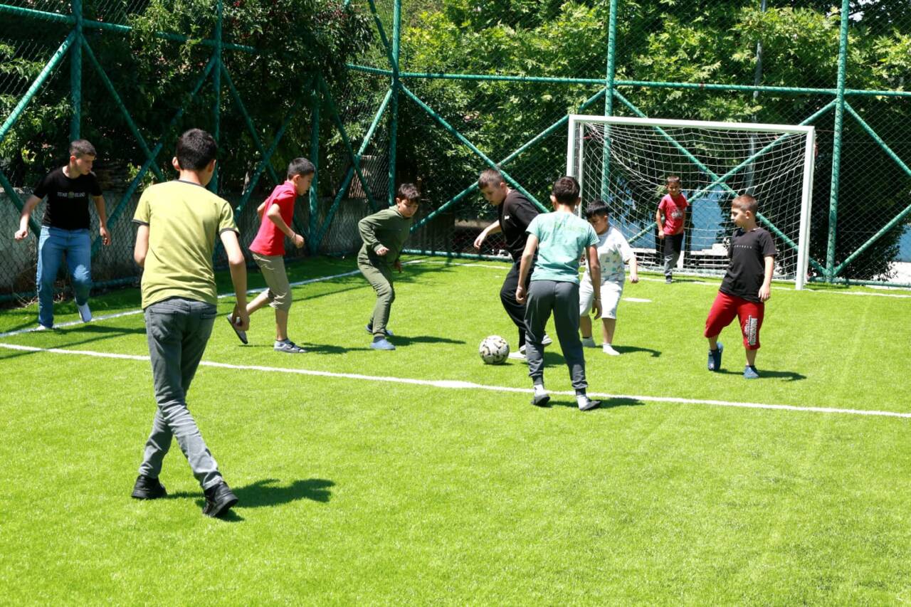 Bursa'nın bu mahallesindeki çocukların hayali gerçek oldu 1 guneybudaklar hali saha 2
