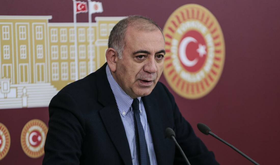 Gürsel Tekin için göreve devam kararı CHP 38. Olağan İstanbul İl Kongresi’nde seçilen il başkanı ve
