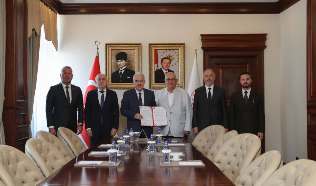 Bursa Valiliği paylaştı: Hayırseverlerden sağlık yatırımı bağışı Bursa Valiliği, Karacabey'de hayırsever Osman Bektaş tarafından inşası üstlenilen "5
