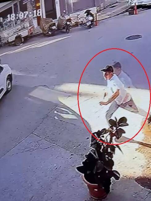 Bursa’nın Orhangazi ilçesinde E.T.’nin (21), sokakta karşılaştığı husumetlisi H.G. (19)