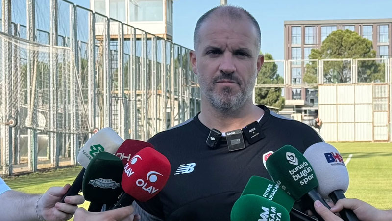 Mustafa Er’den maç sonrası transfer sinyali! Antrenman maçında Esenler Erokspor'u 2-0 mağlup eden Bursaspor'da karşılaşma sonu