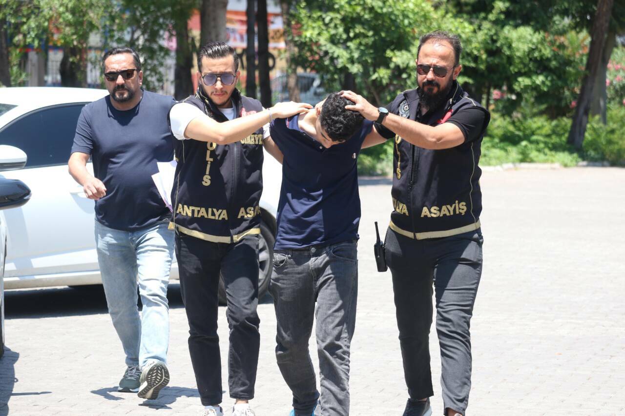 'İçine şeytan girdi' deyip boğmaya kalkıştığı ablası 9 gün sonra öldü 2 icine seytan girdi deyip bogmaya kalkistigi ablasi 9 gun sonra oldu 0b16d998c58a