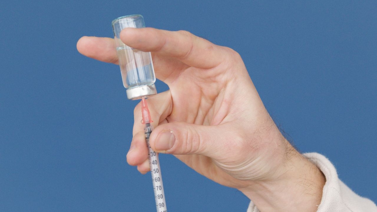 Zayıflama ilaçları saç dökülmesi riskini artırıyor mu? 1 igne p